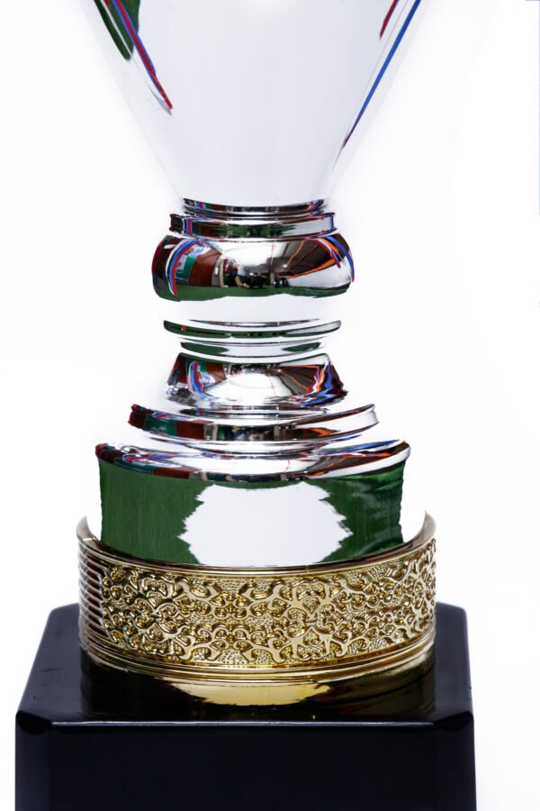TROFEO PLATEADO IMPORTADO DE FUTBOL MODELO 61